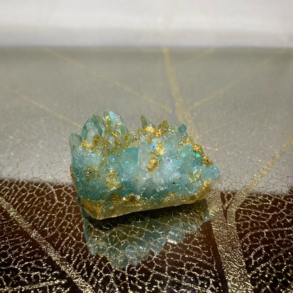 House decoration ~ Frozen light blue crystal cluster with gold flakes 💙🤍 - Picture 10 of 16